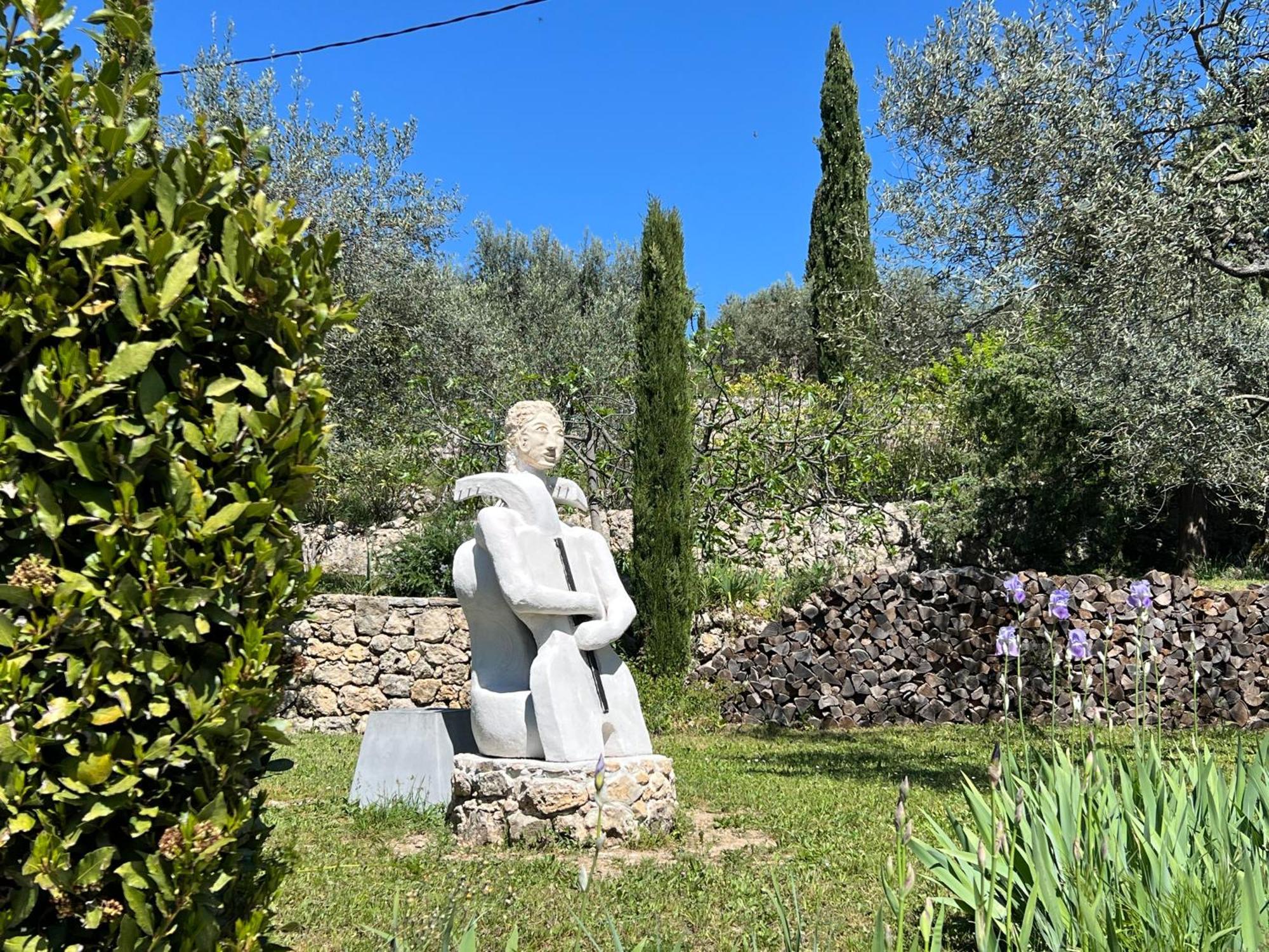 Le Nid Des Arts Bed and Breakfast Tourrettes Eksteriør billede